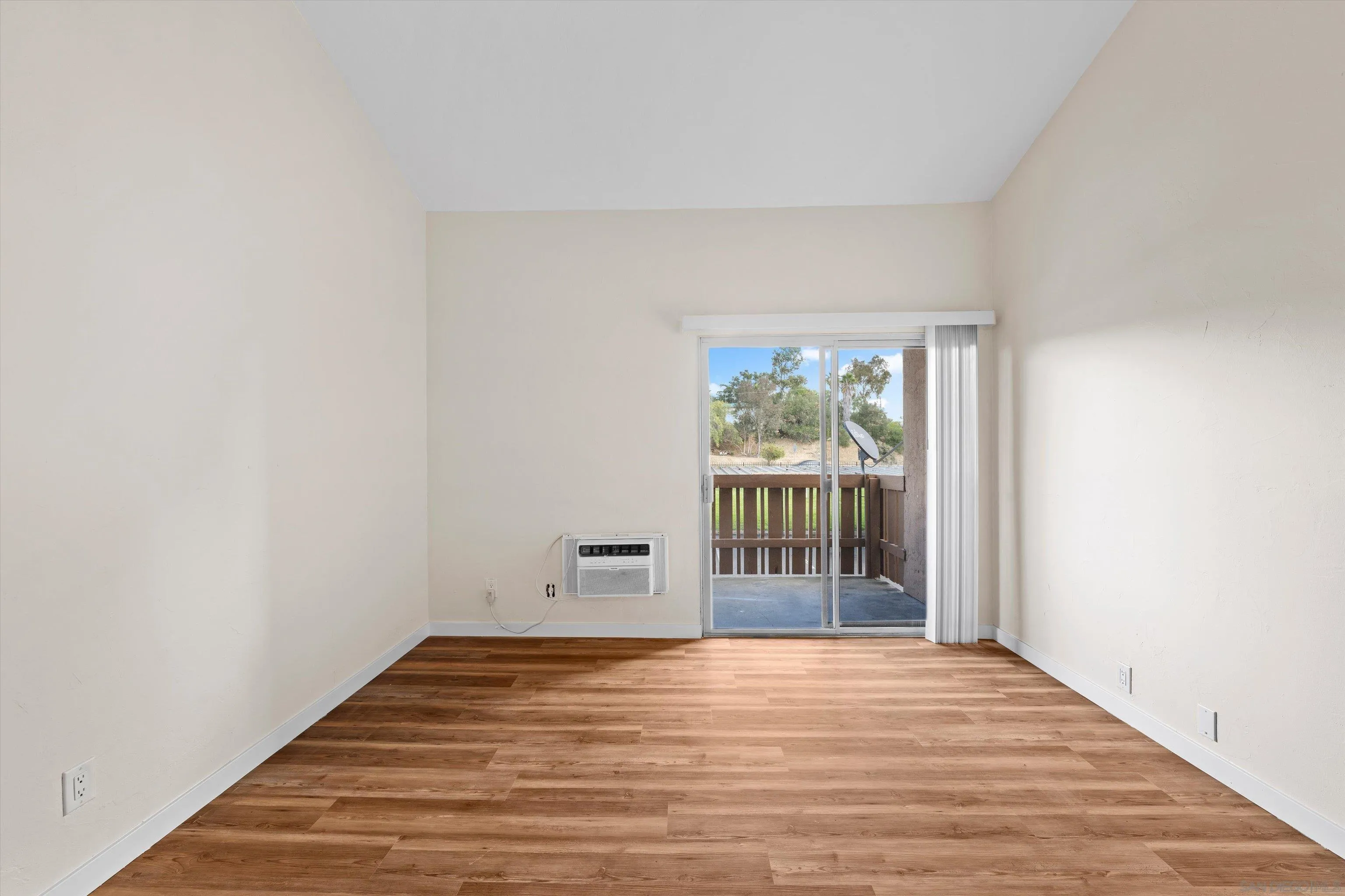 1051 Rock Springs Road, Unit 202 Escondido, CA 92026 - Photo 11 of 35