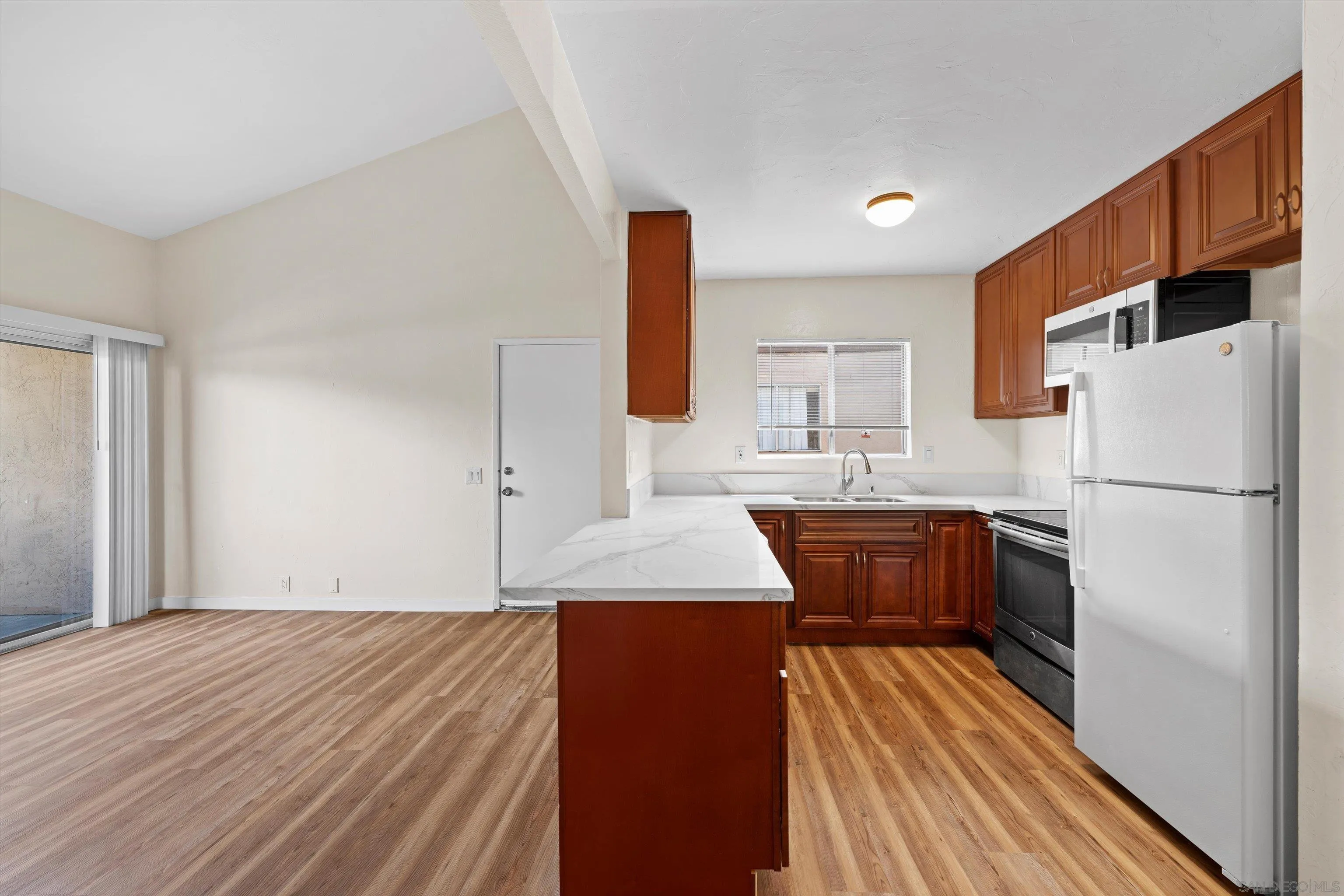 1051 Rock Springs Road, Unit 202 Escondido, CA 92026 - Photo 12 of 35
