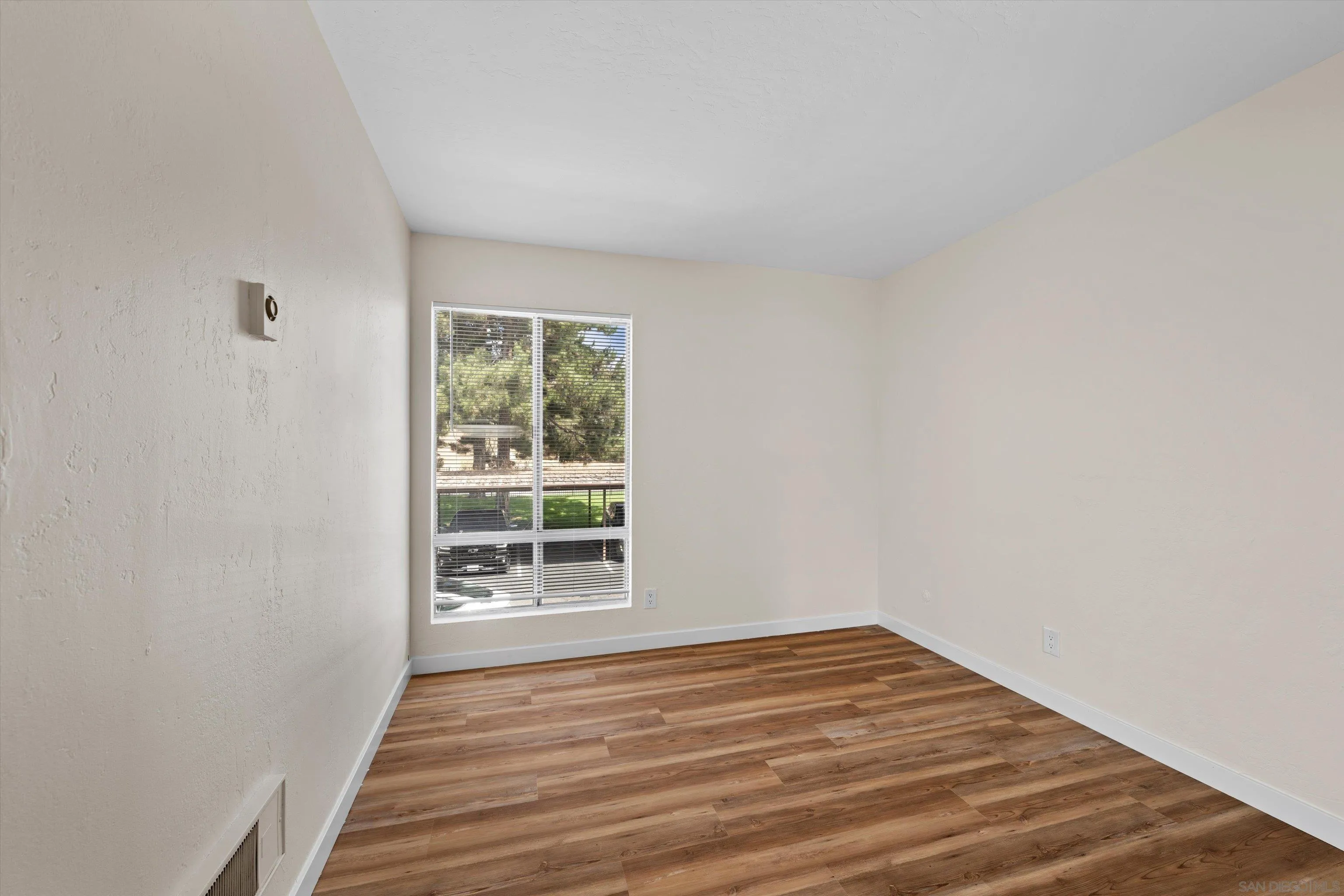 1051 Rock Springs Road, Unit 202 Escondido, CA 92026 - Photo 21 of 35