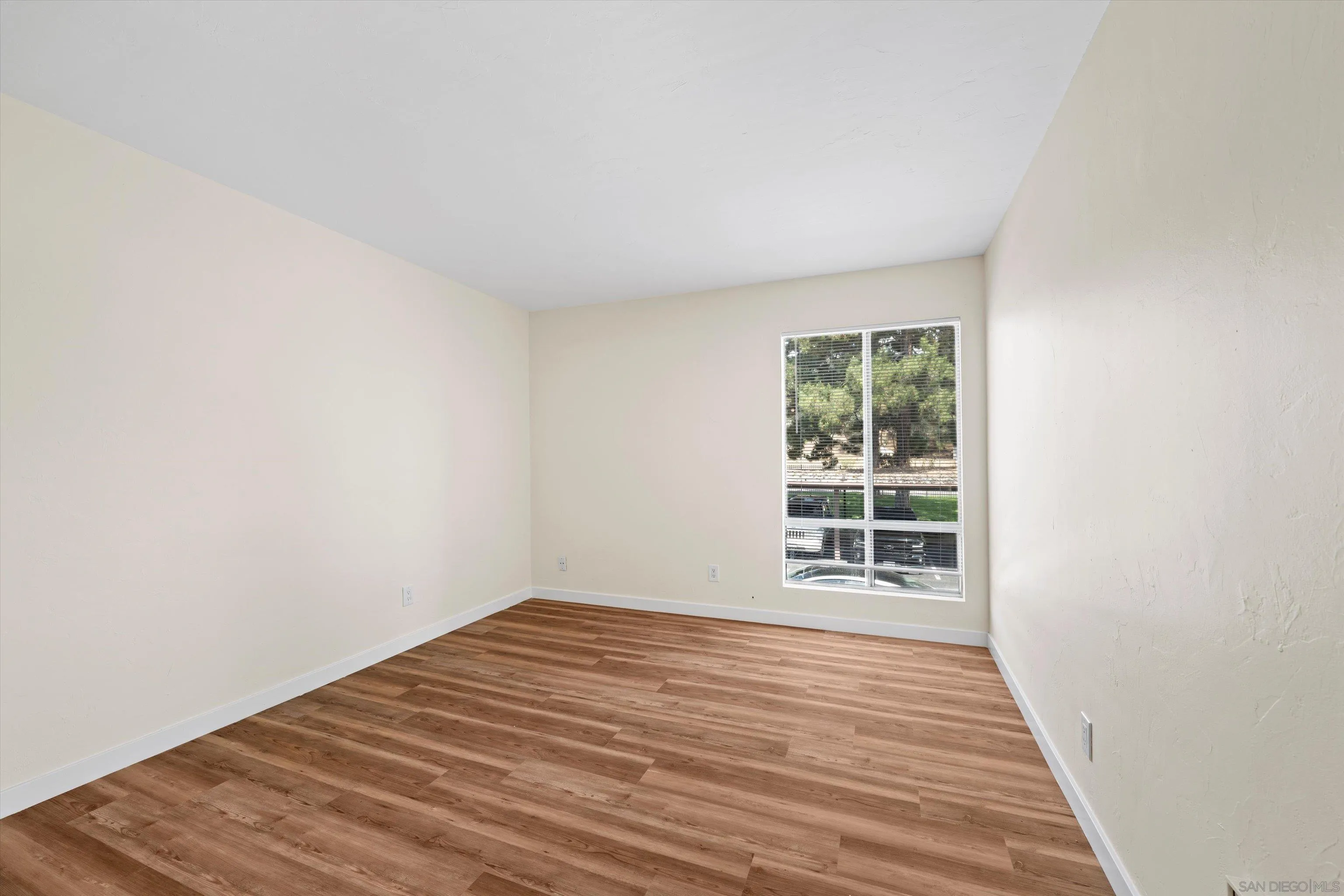 1051 Rock Springs Road, Unit 202 Escondido, CA 92026 - Photo 24 of 35