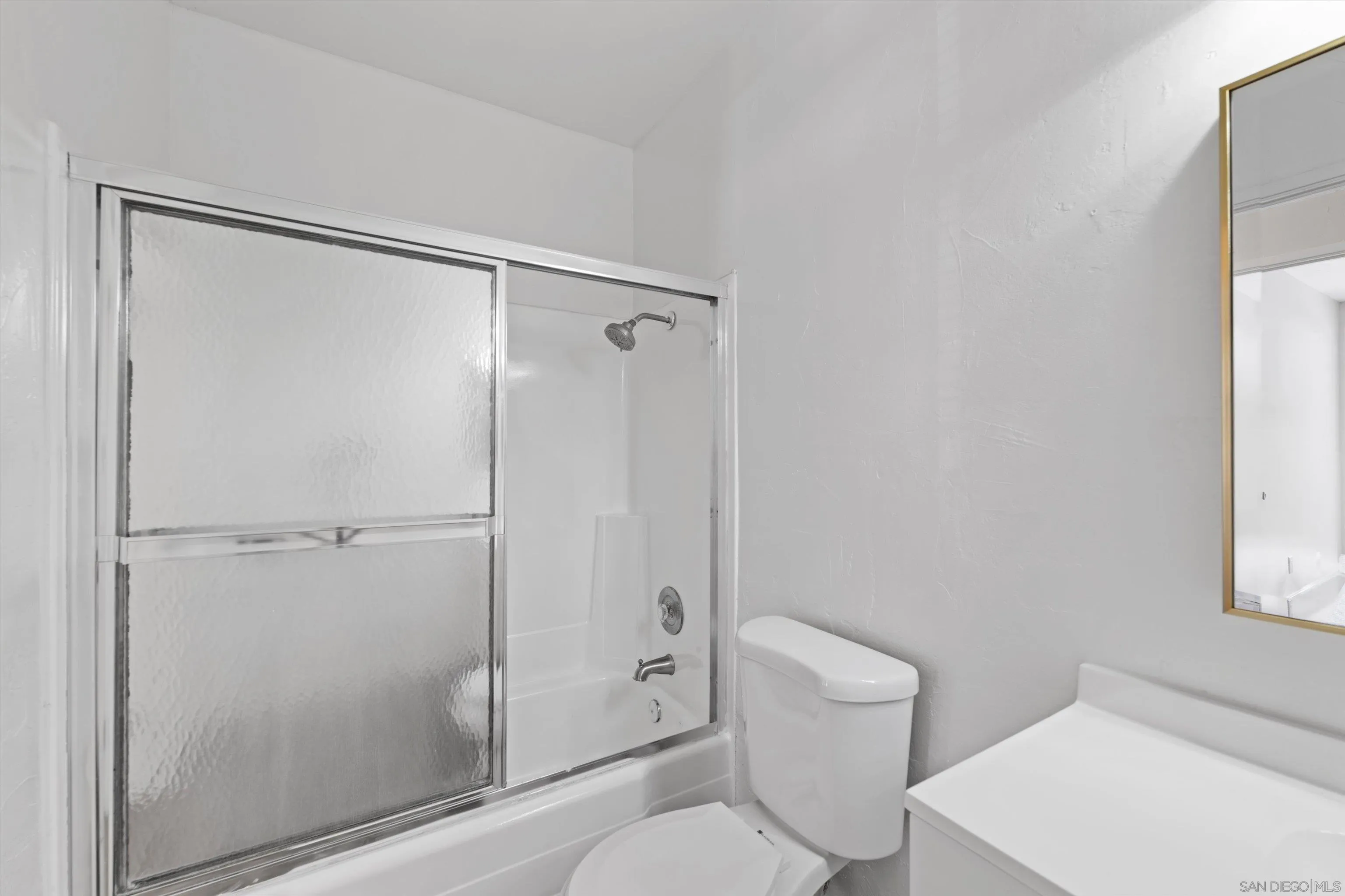 1051 Rock Springs Road, Unit 202 Escondido, CA 92026 - Photo 31 of 35