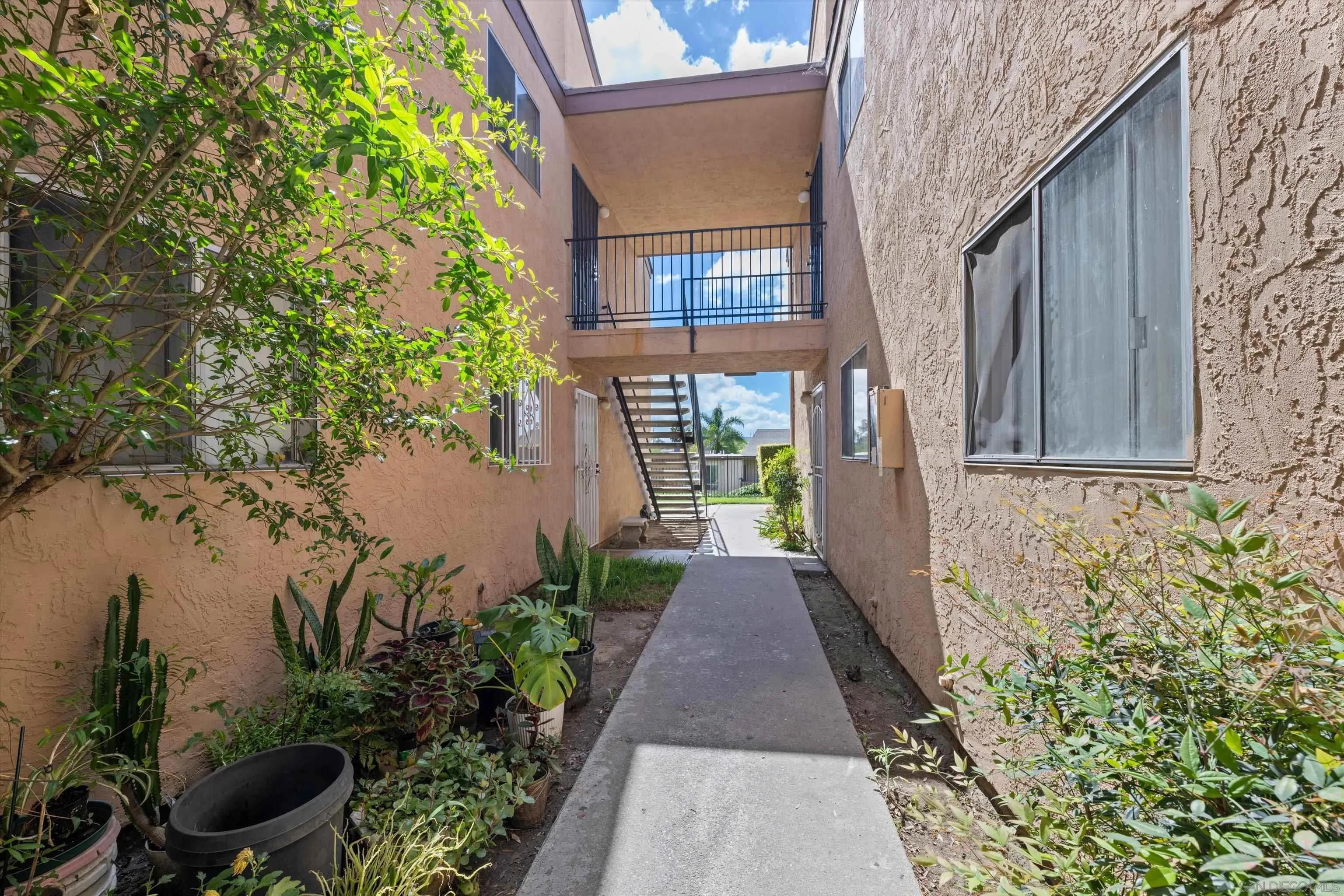 1051 Rock Springs Road, Unit 202 Escondido, CA 92026 - Photo 5 of 35