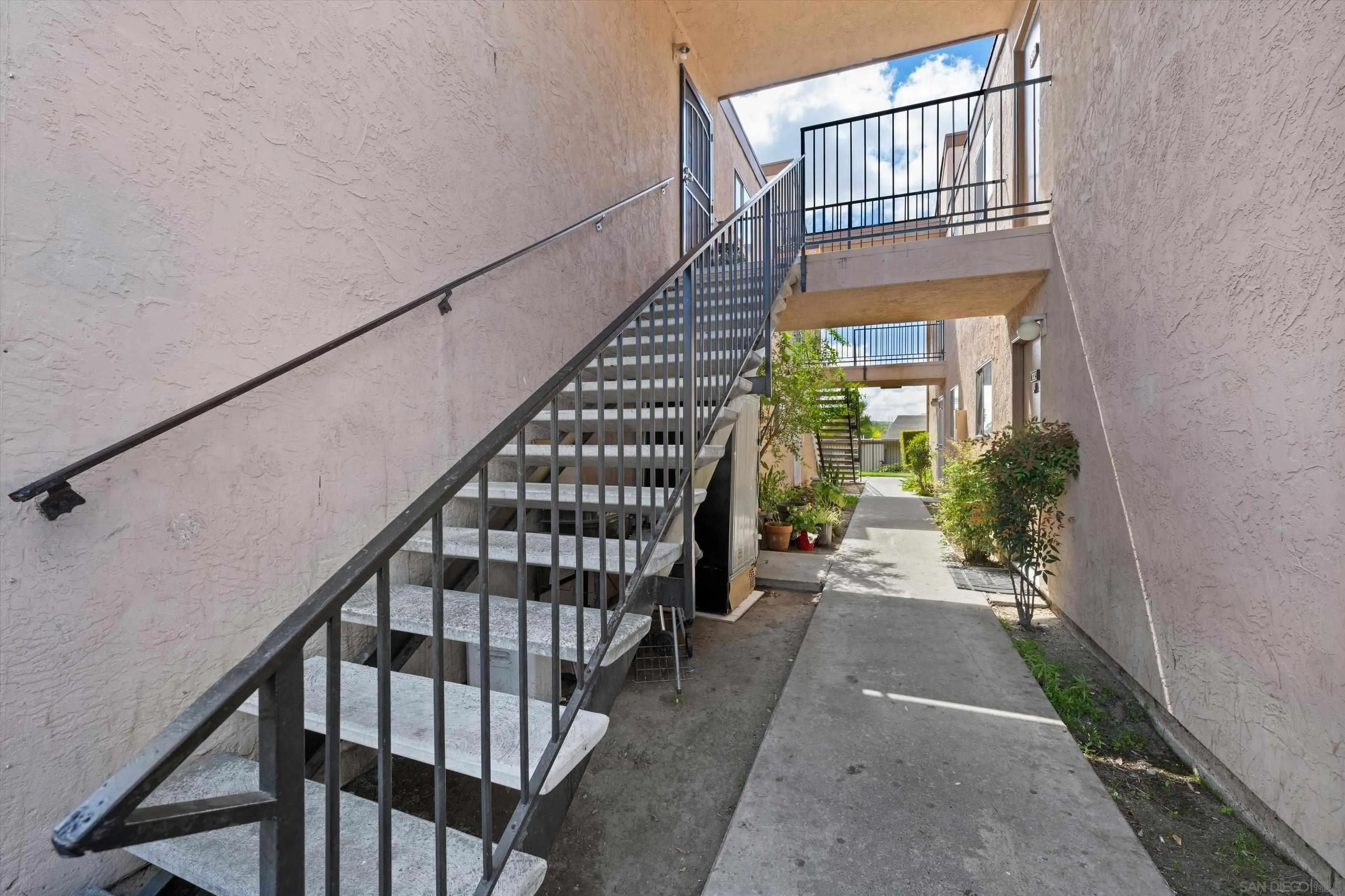 1051 Rock Springs Road, Unit 202 Escondido, CA 92026 - Photo 6 of 35