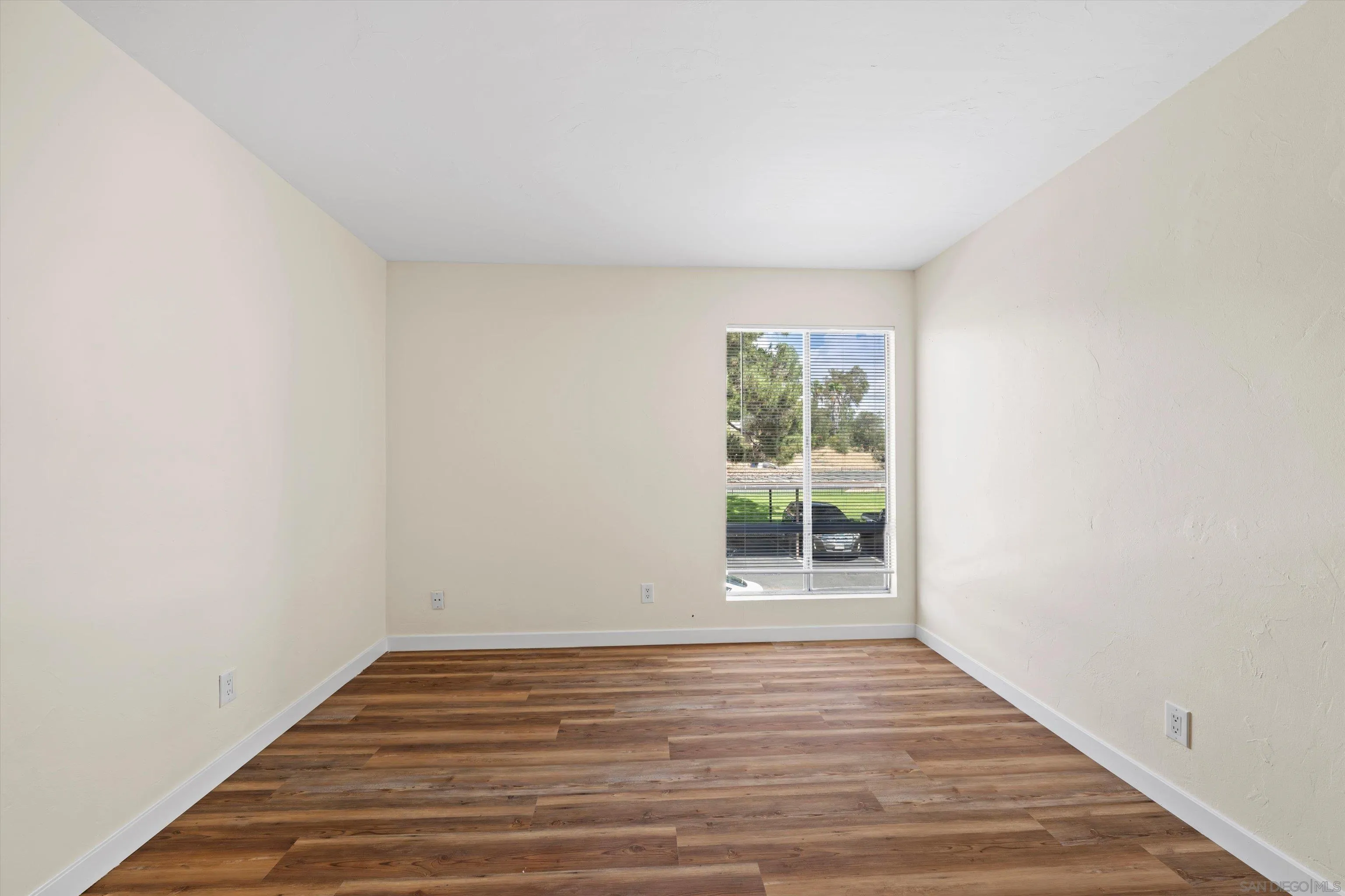 1051 Rock Springs Road, Unit 202 Escondido, CA 92026 - Photo 9 of 35