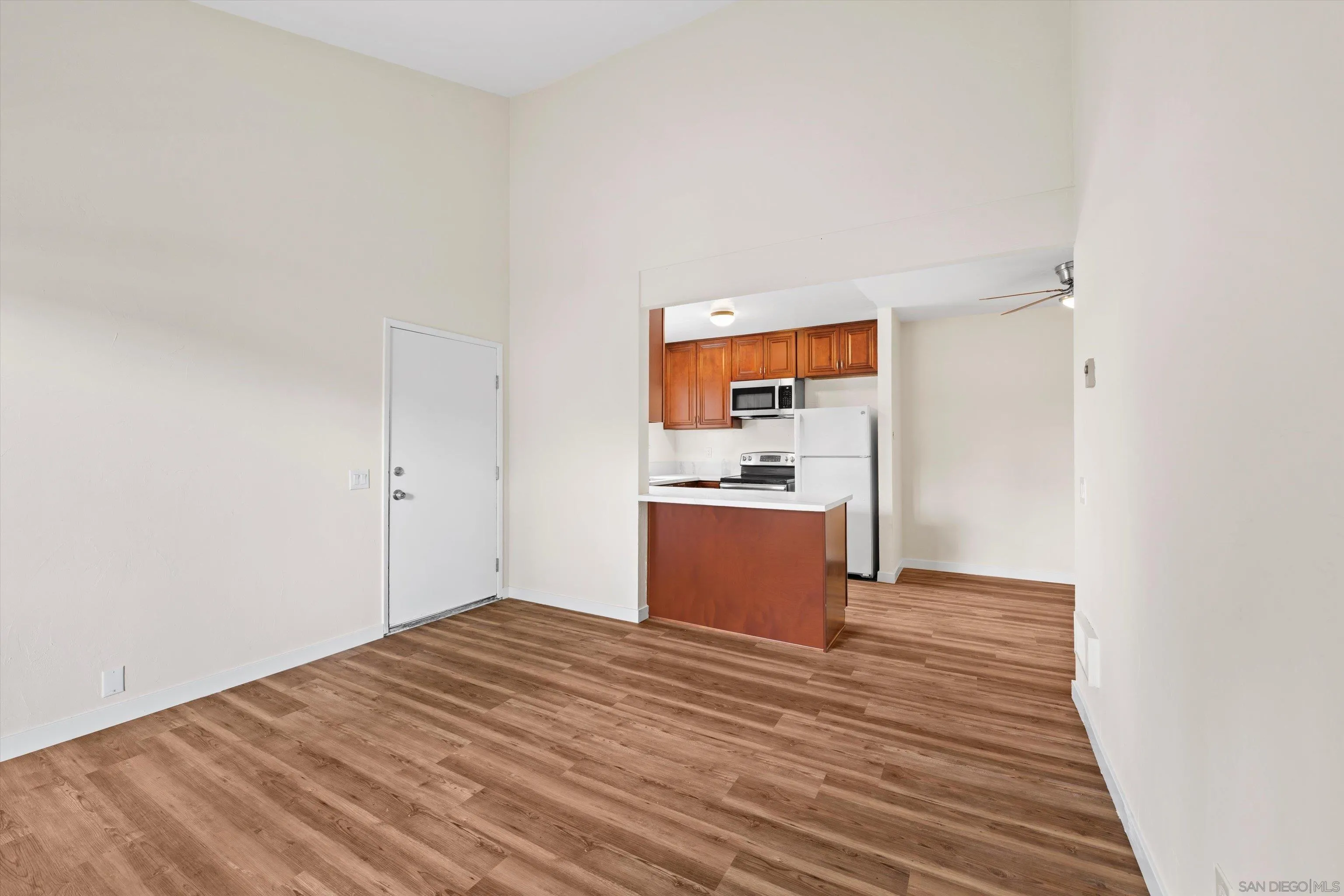 1051 Rock Springs Road, Unit 202 Escondido, CA 92026 - Photo 10 of 35