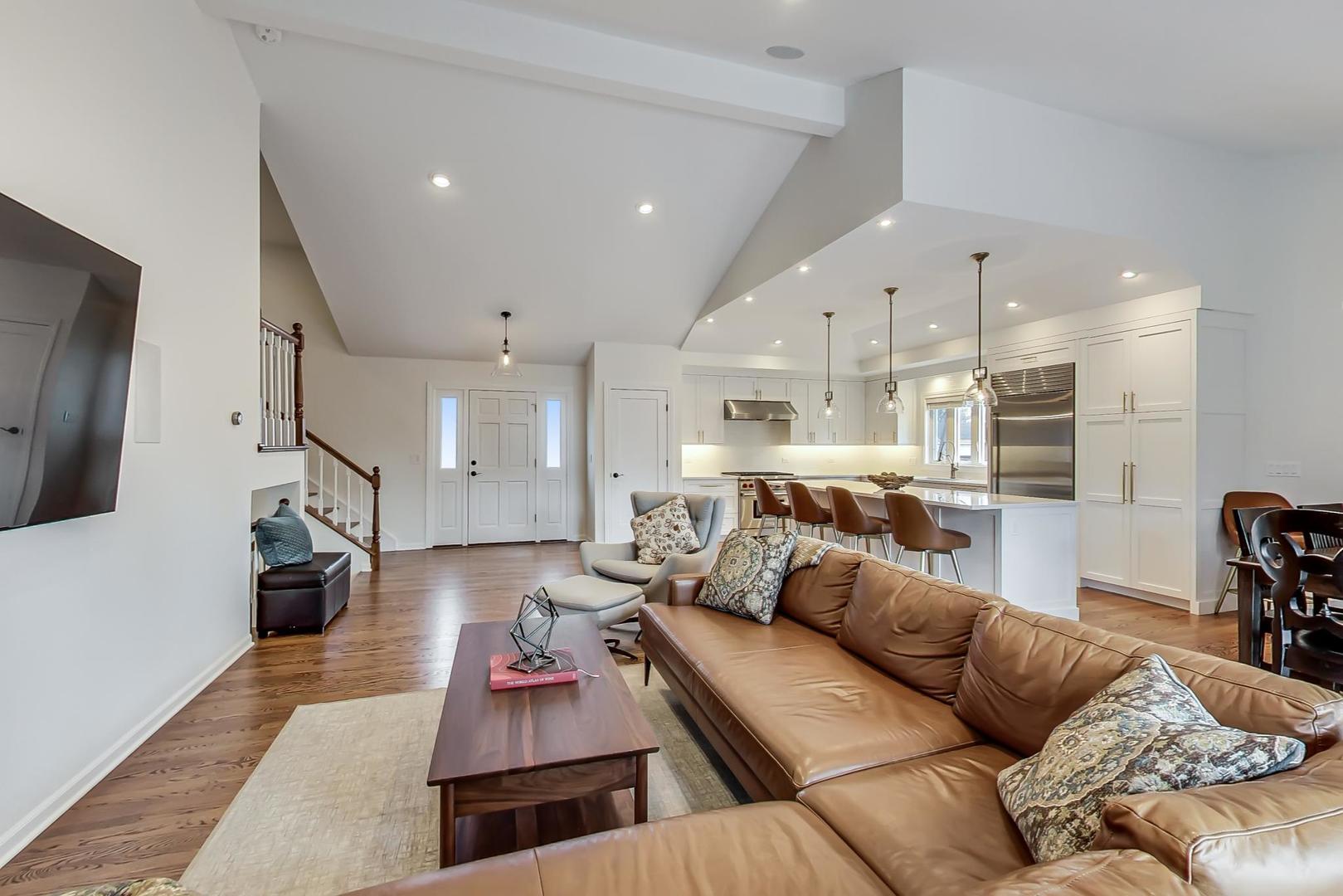 1920 Barberry Road, Northbrook, IL 60062 Compass