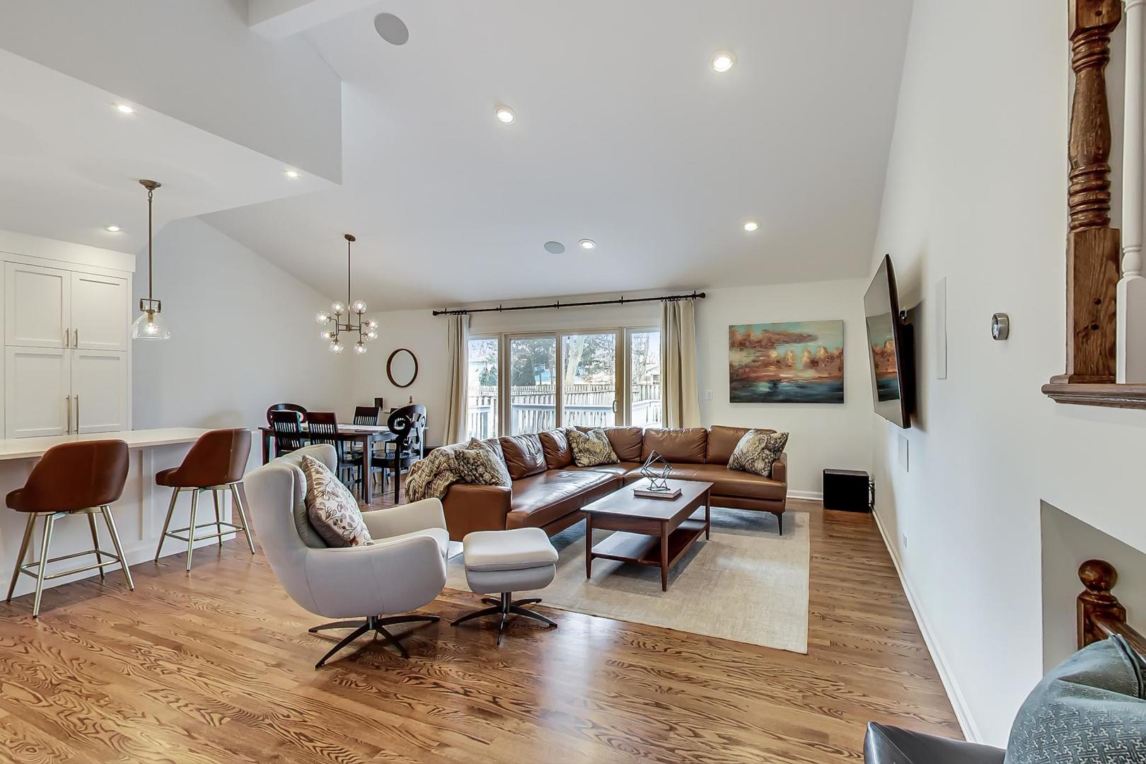 1920 Barberry Road Northbrook, IL 60062 - Photo 4 of 24 a living room with furniture and a wooden floor