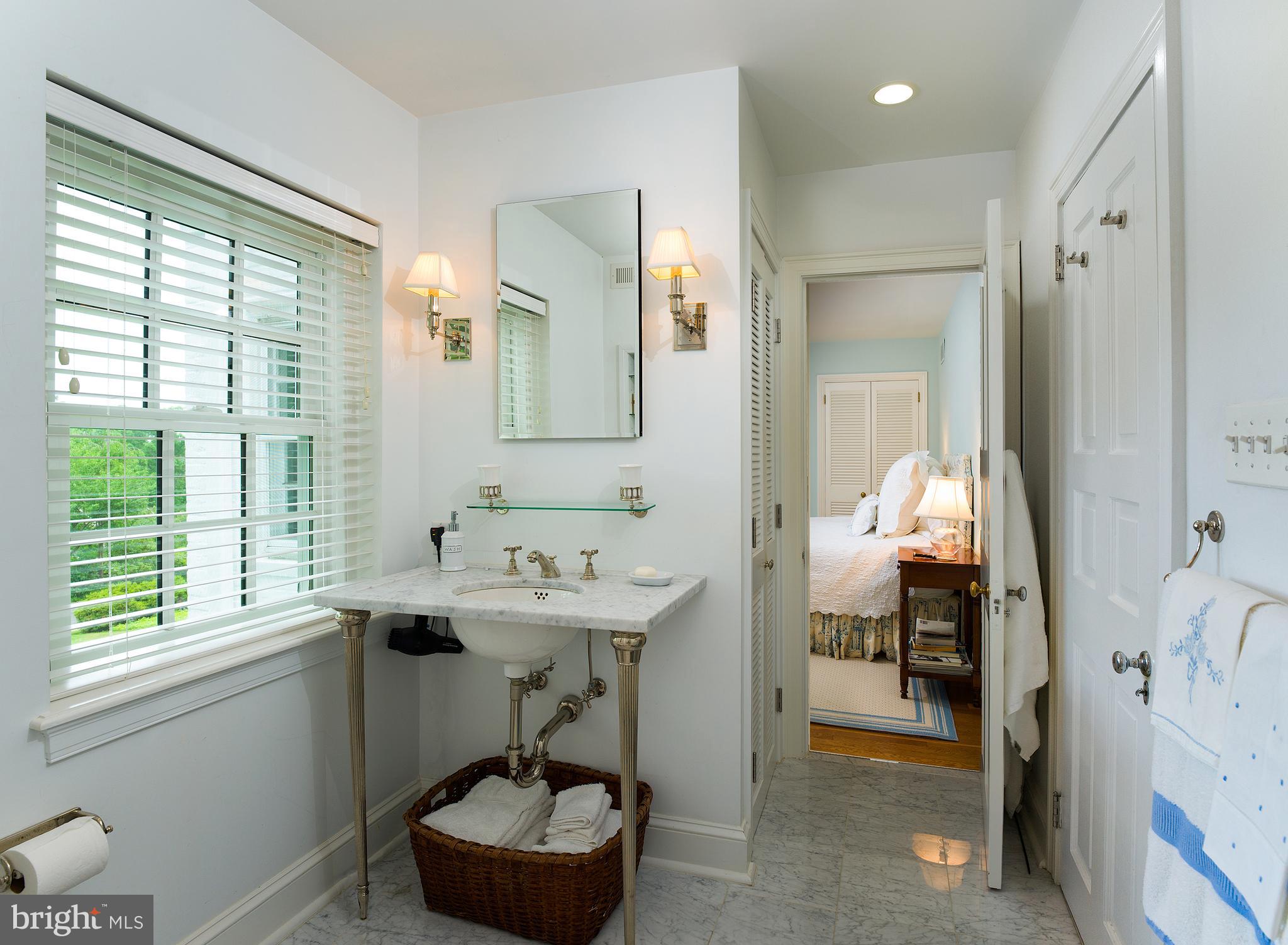 909 Muirfield Road Bryn Mawr, PA 19010 - Photo 30 of 40 Jack & Jill Bath