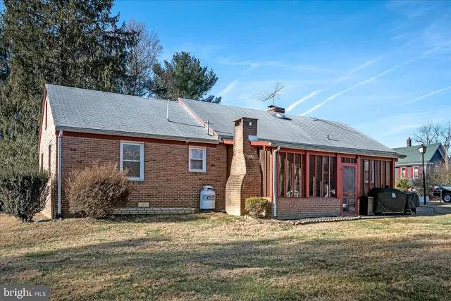 $750,000 | 37116 Snickersville Turnpike, Purcellville, VA 20132