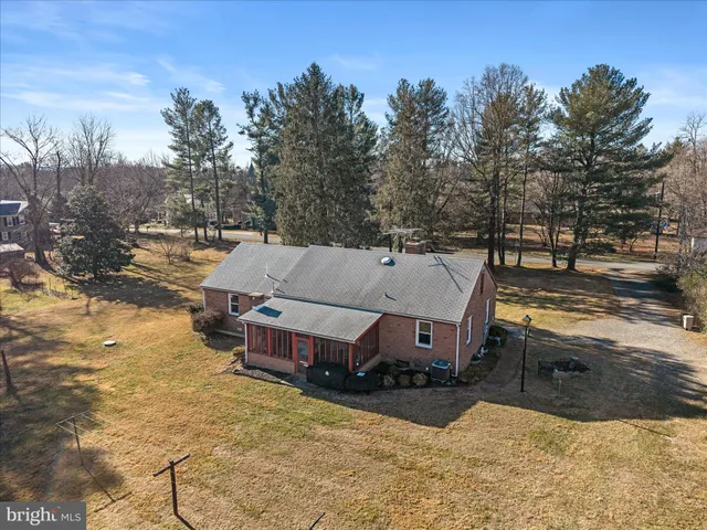 $750,000 | 37116 Snickersville Turnpike, Purcellville, VA 20132