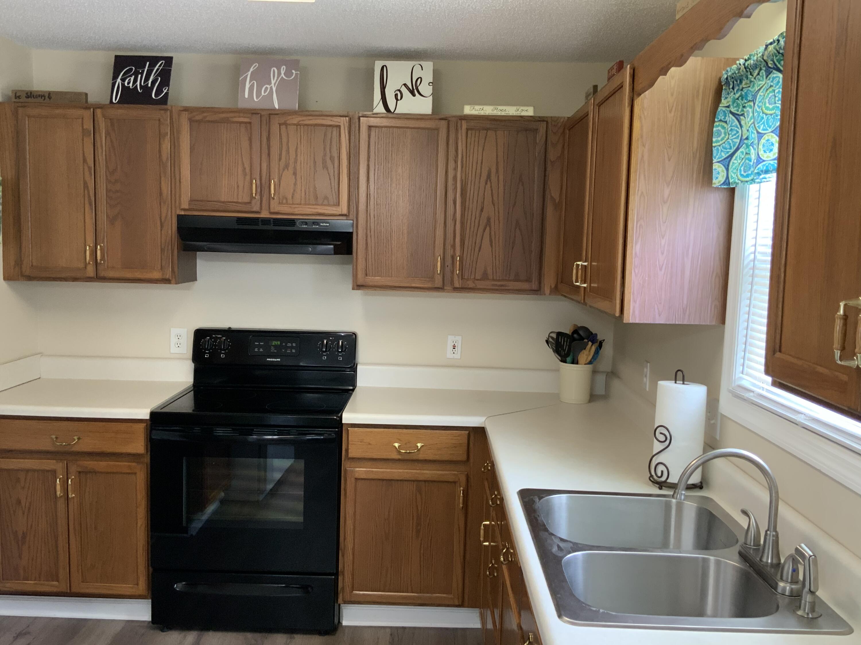 254 Booher Road, Unit A2 Bristol, TN 37620 - Photo 6 of 35 Kitchen w/Lots Cabinetry