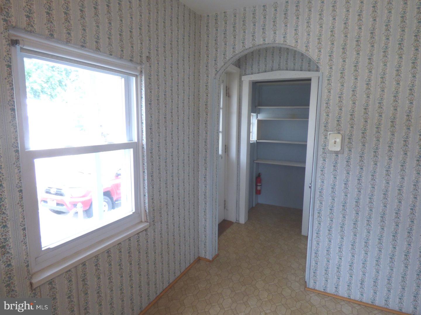 138 Oxford Road Cinnaminson, NJ 08077 - Photo 11 of 25 Kitchen