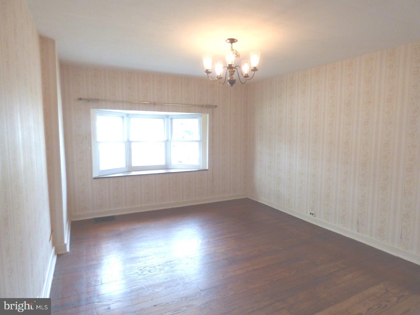 138 Oxford Road Cinnaminson, NJ 08077 - Photo 7 of 25 Dining Room