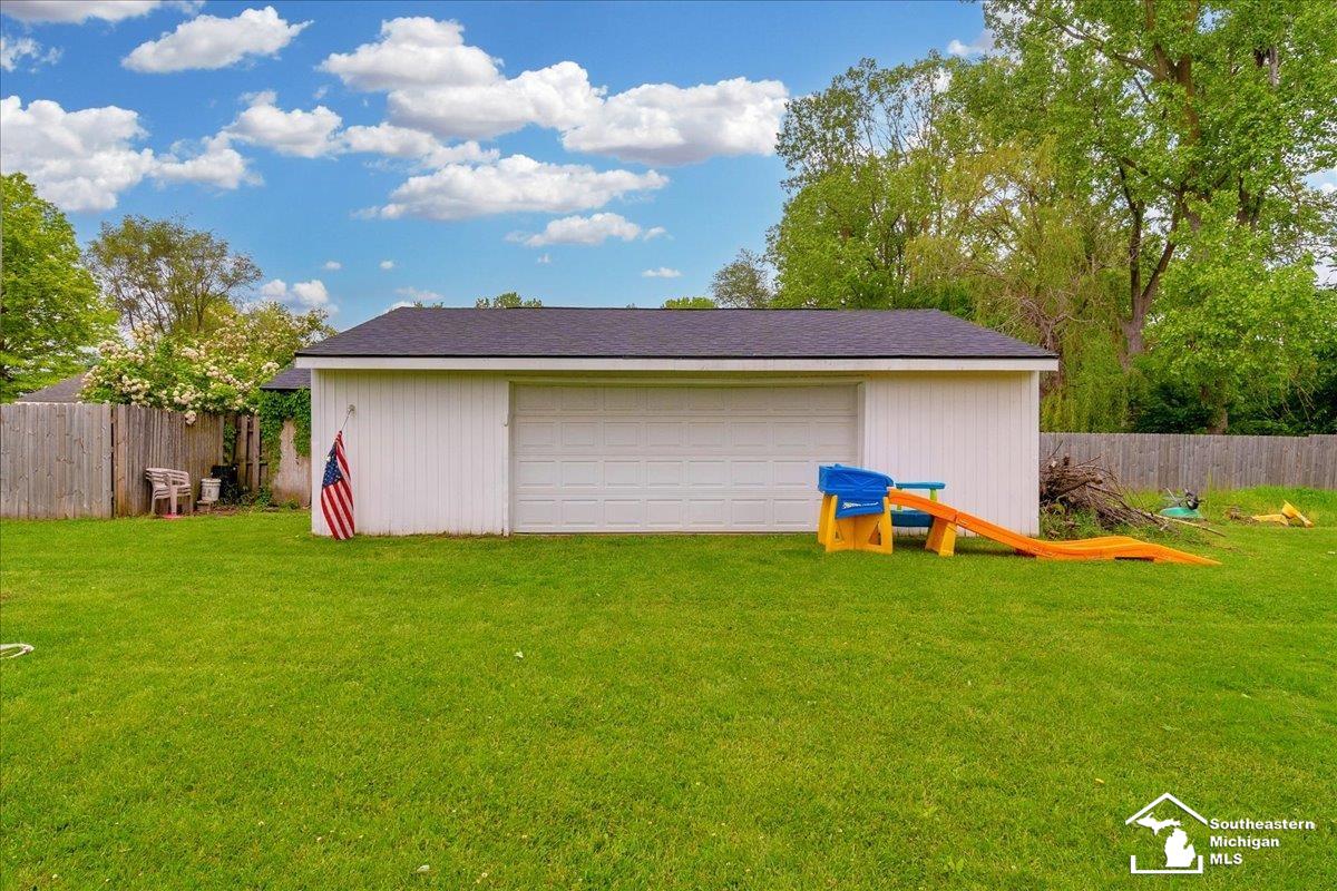 37450 South Huron Road New Boston, MI 48164 - Photo 25 of 27 50176499-90ae820b-089b-4b32-bbc4-d6e0d4945e9f.JPG