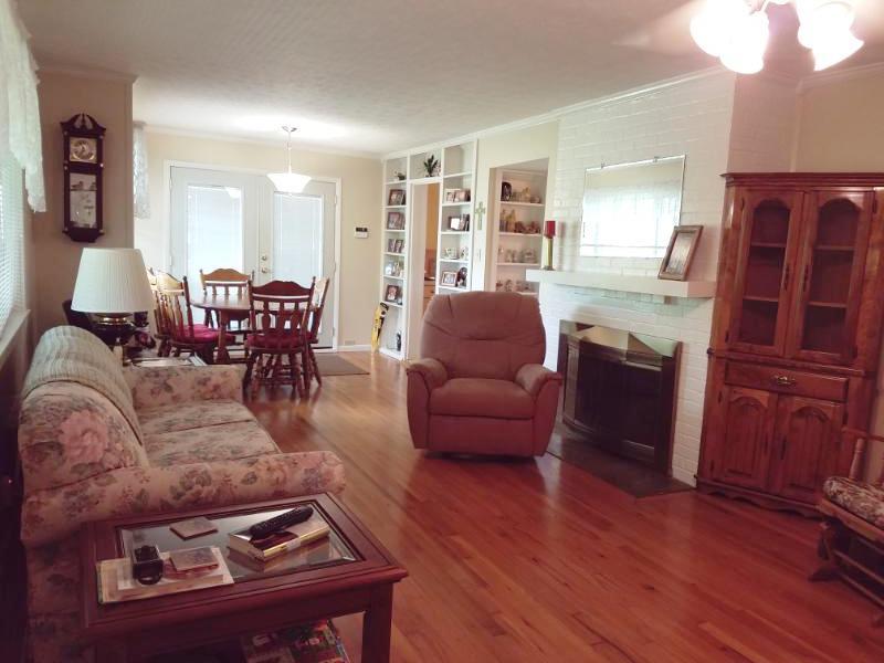 103 Cedar Lane Oak Ridge, TN 37830 - Photo 4 of 18 Look at the Hardwoods!