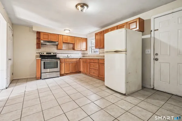 $269,000 | 71 Sunshine Circle, Bridgeport, CT 06606