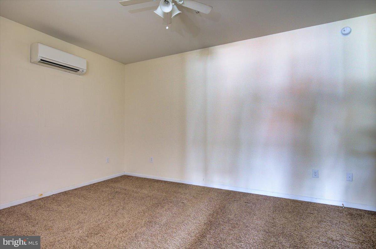316 Bridge Street, Unit D Phoenixville, PA 19460 - Photo 7 of 46 Large bedroom with ceiling fan