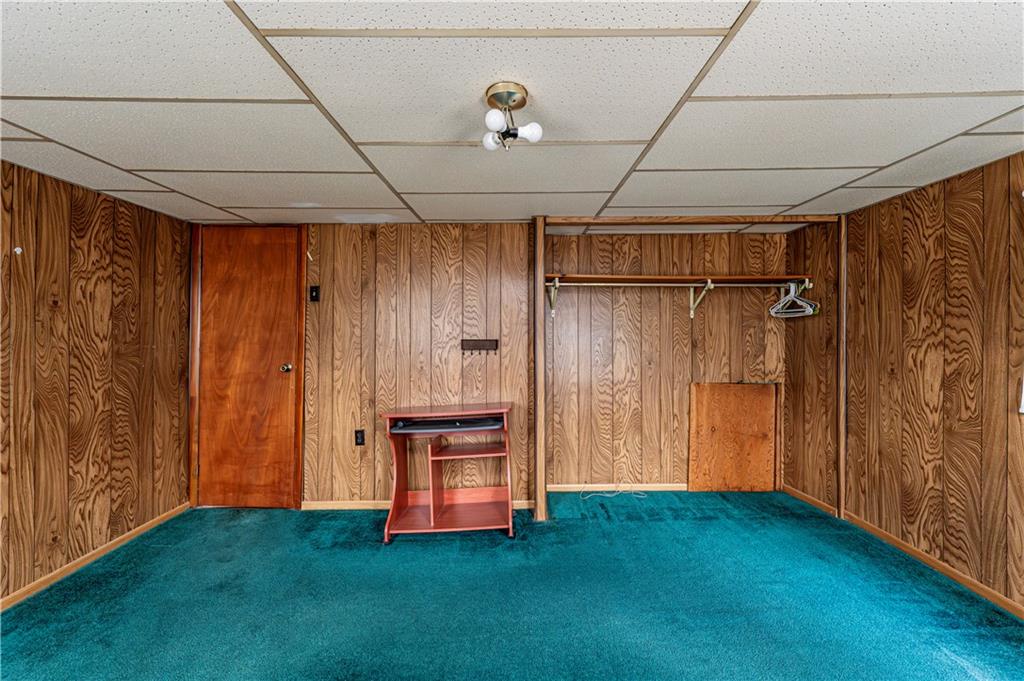 4 Miller Street Latrobe, PA 15650 - Photo 33 of 39 a big room with an entryway