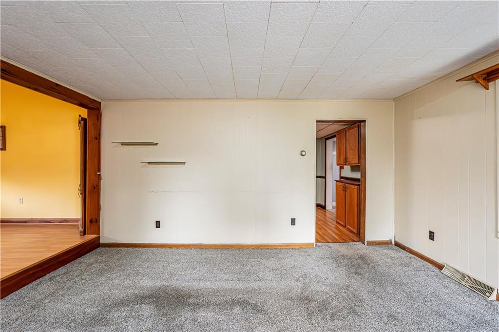 4 Miller Street Latrobe, PA 15650 - Photo 8 of 39 a view of an empty room and window