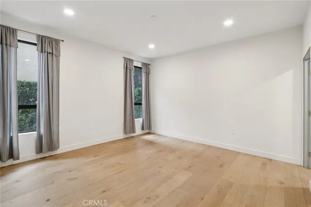 $1,475,000 | 5110 Whitsett Avenue, Unit 105, Valley Village, CA 91607