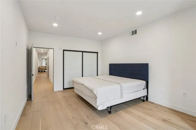 $1,475,000 | 5110 Whitsett Avenue, Unit 105, Valley Village, CA 91607