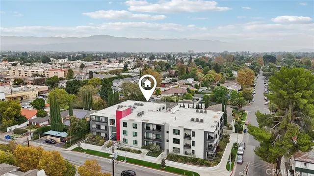 $1,475,000 | 5110 Whitsett Avenue, Unit 105, Valley Village, CA 91607