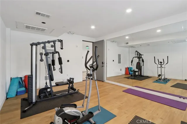 $1,475,000 | 5110 Whitsett Avenue, Unit 105, Valley Village, CA 91607