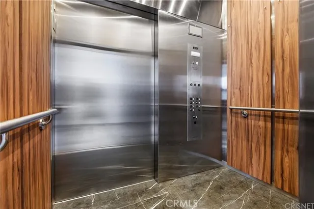 $1,475,000 | 5110 Whitsett Avenue, Unit 105, Valley Village, CA 91607