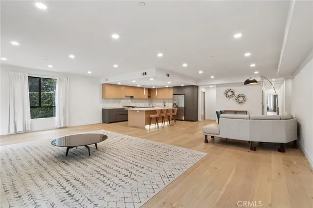 $1,475,000 | 5110 Whitsett Avenue, Unit 105, Valley Village, CA 91607