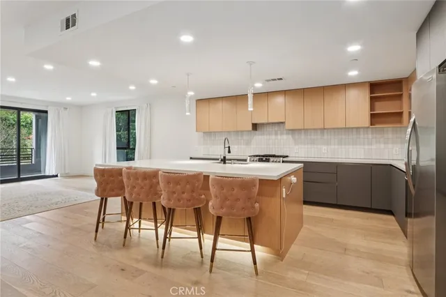 $1,475,000 | 5110 Whitsett Avenue, Unit 105, Valley Village, CA 91607