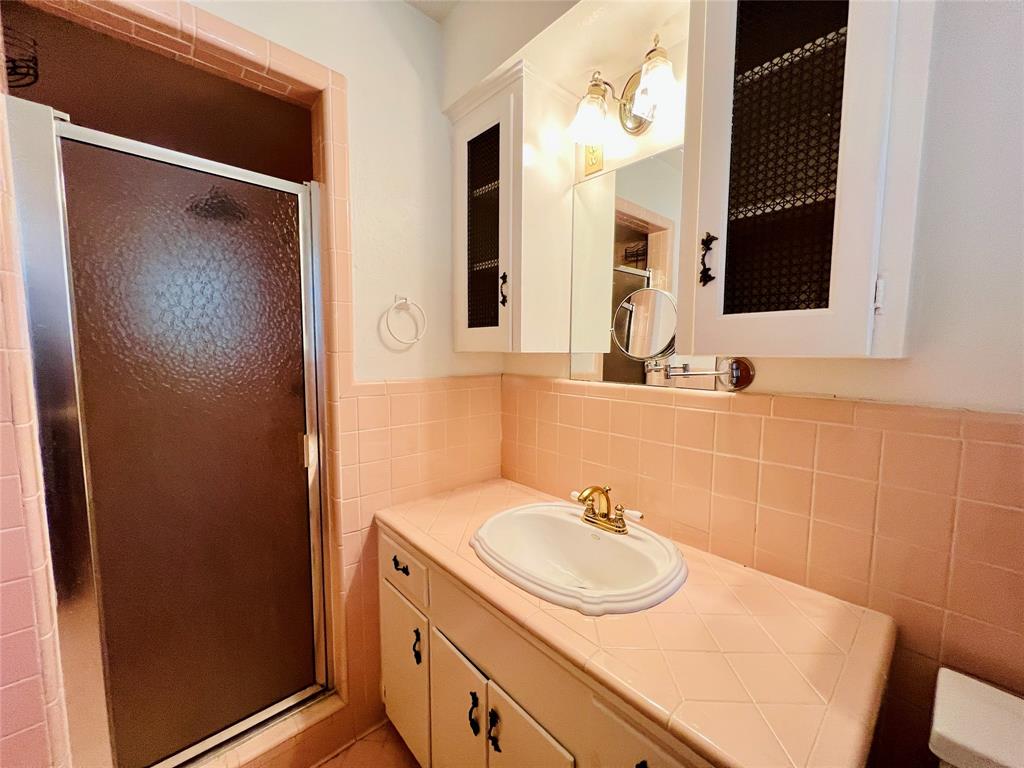 8715 Labron Avenue Dallas, TX 75209 - Photo 18 of 29