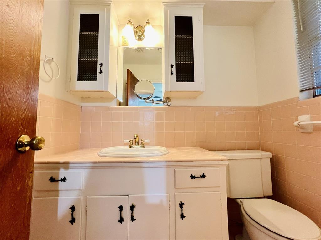 8715 Labron Avenue Dallas, TX 75209 - Photo 19 of 29