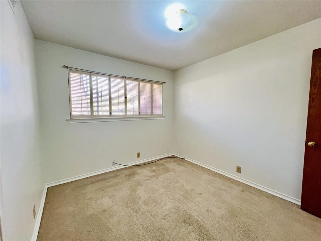 8715 Labron Avenue Dallas, TX 75209 - Photo 23 of 29