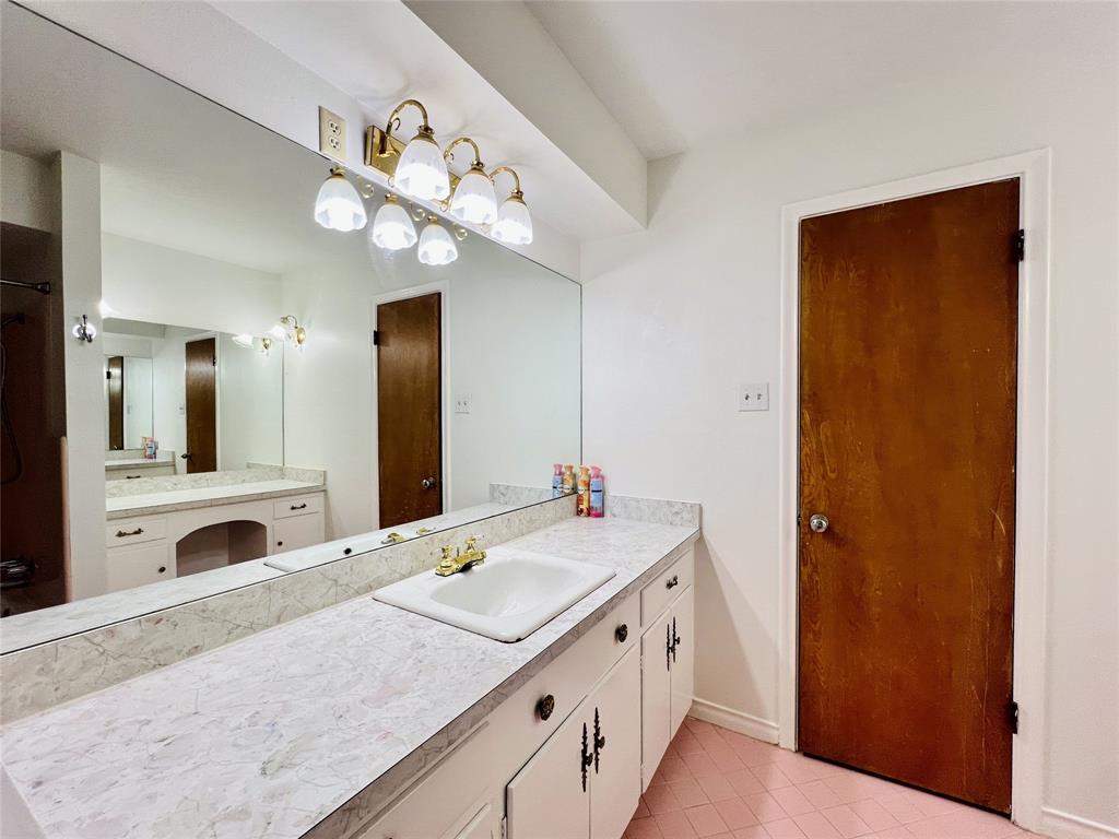 8715 Labron Avenue Dallas, TX 75209 - Photo 24 of 29