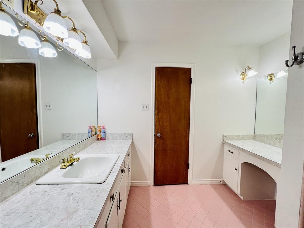 8715 Labron Avenue Dallas, TX 75209 - Photo 25 of 29