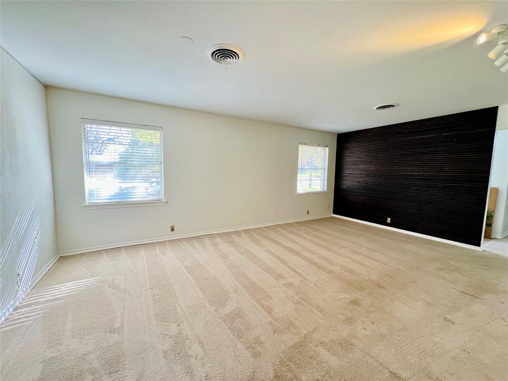 8715 Labron Avenue Dallas, TX 75209 - Photo 5 of 29