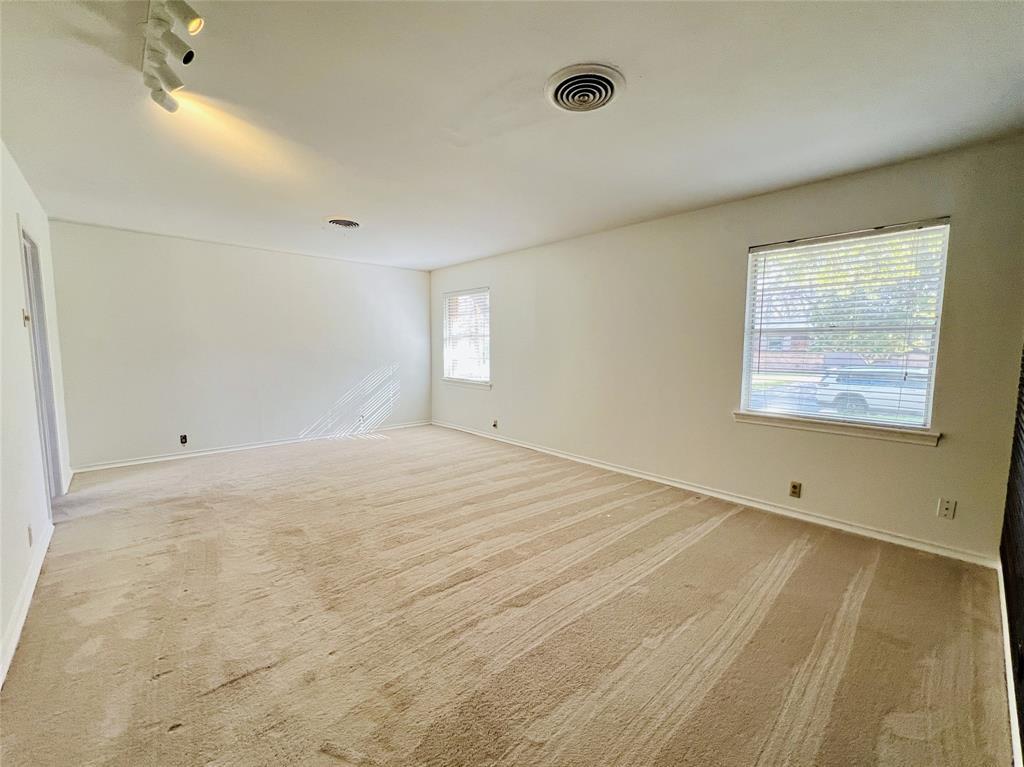 8715 Labron Avenue Dallas, TX 75209 - Photo 6 of 29