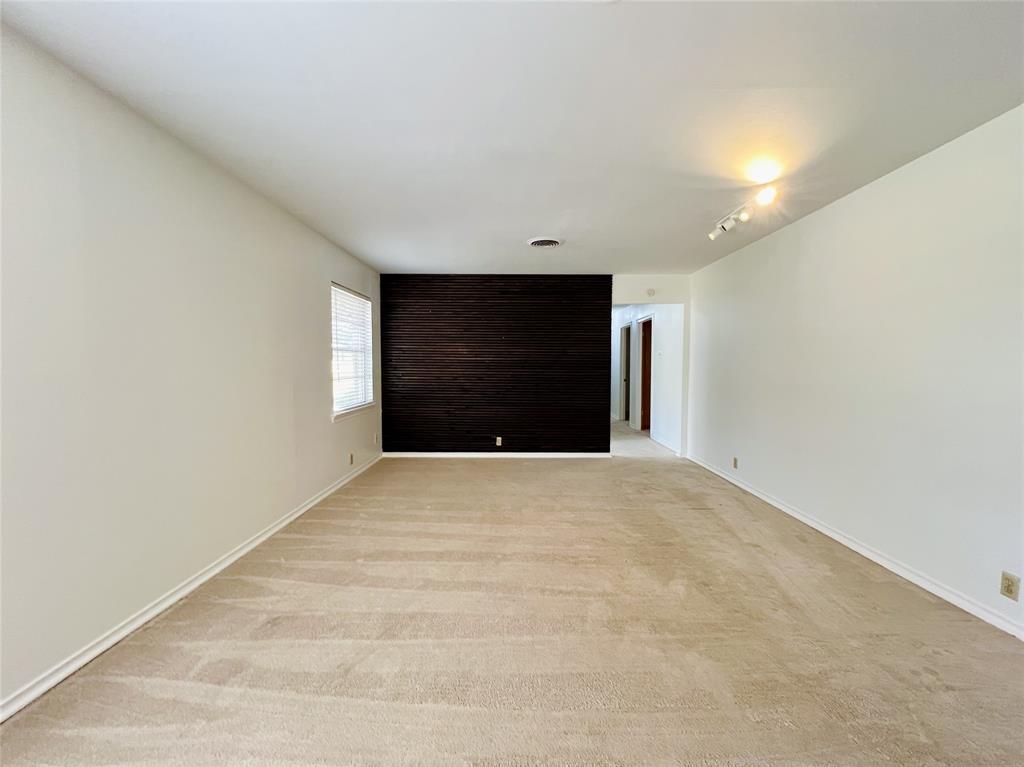 8715 Labron Avenue Dallas, TX 75209 - Photo 7 of 29