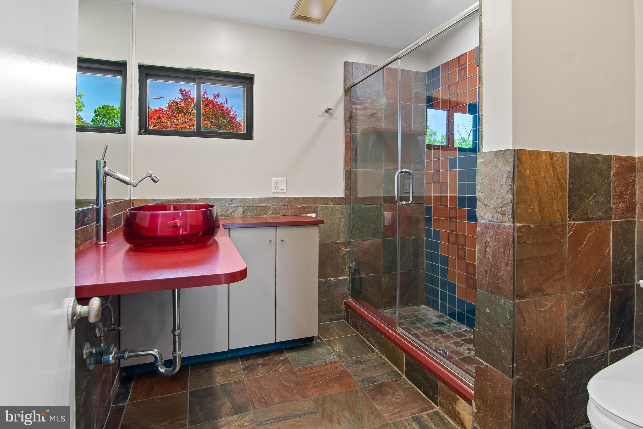 6105 Ivymount Road Baltimore, MD 21209 - Photo 13 of 35