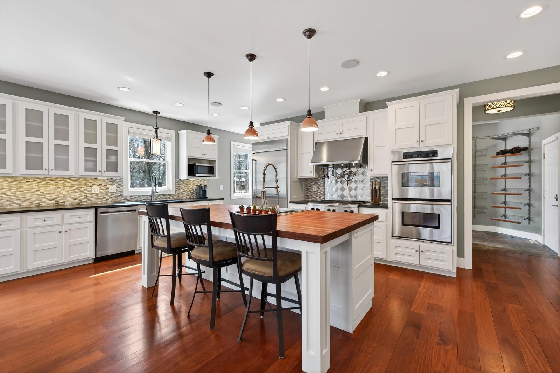 19055 Ridgewood Road Deephaven, MN 55391 - Photo 9 of 101