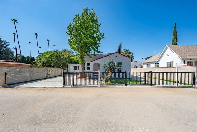 $990,000 | 2461 St Pierre Avenue, Altadena, CA 91001