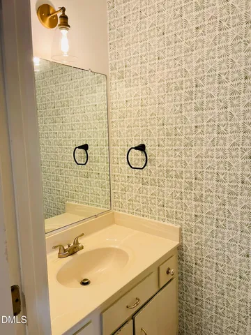 $1,995 | 122 Winners Circle, Cary, NC 27511