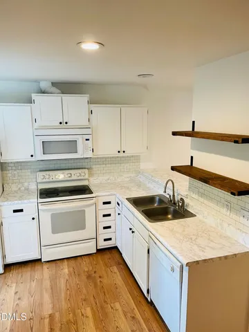 $1,995 | 122 Winners Circle, Cary, NC 27511