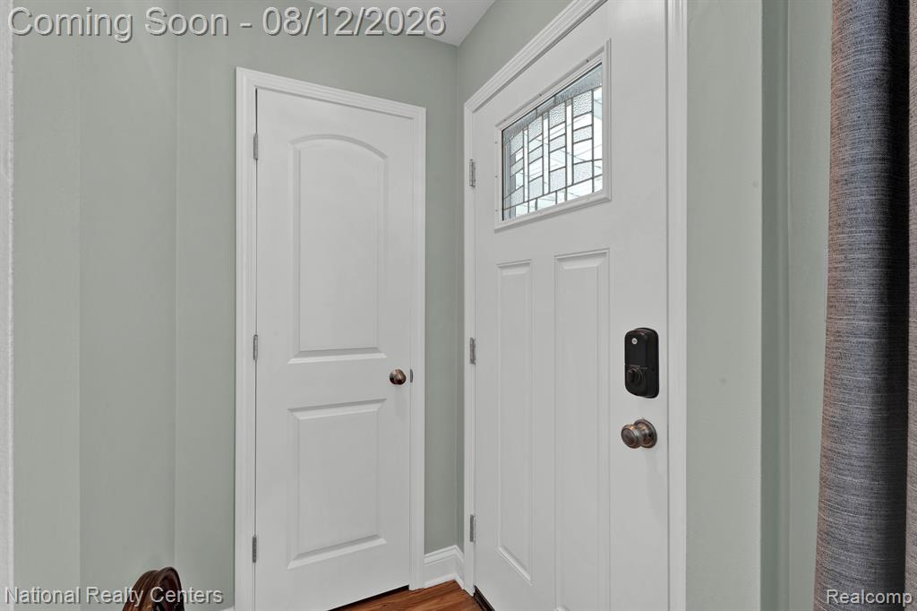 1659 Princeton Road Berkley, MI 48072 - Photo 3 of 28 Gallery Image 3