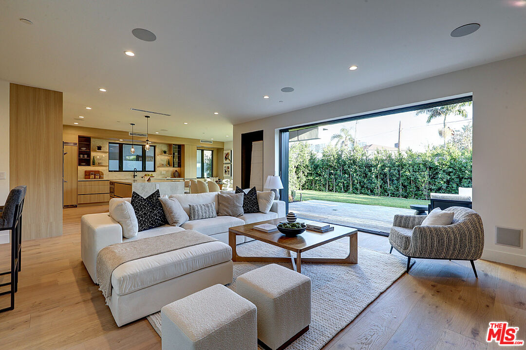 846 Dickson Street Marina del Rey, CA 90292 - Photo 2 of 48