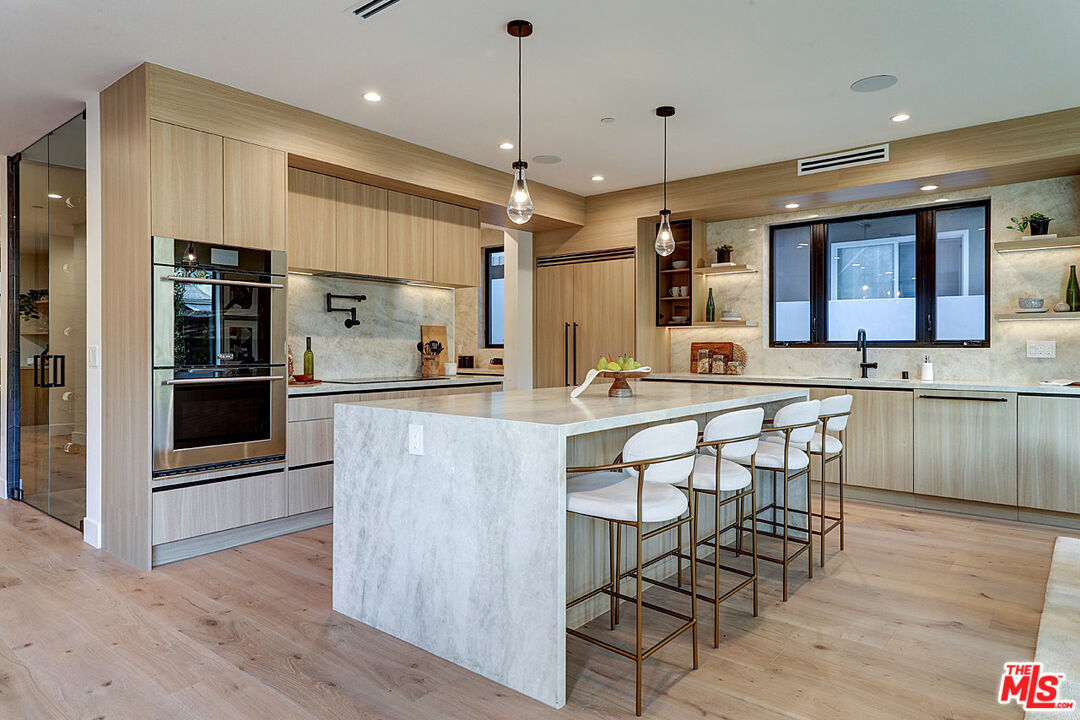 846 Dickson Street Marina del Rey, CA 90292 - Photo 5 of 48