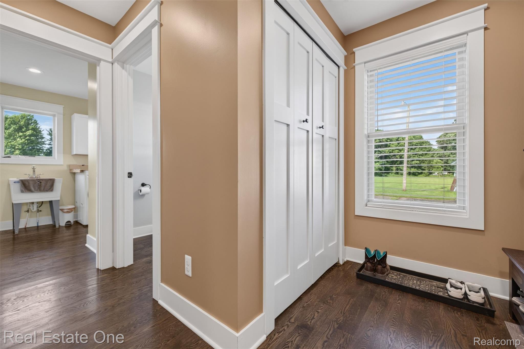 2355 South Sashabaw Road Ortonville, MI 48462 - Photo 21 of 57 27) Back mud room.jpg