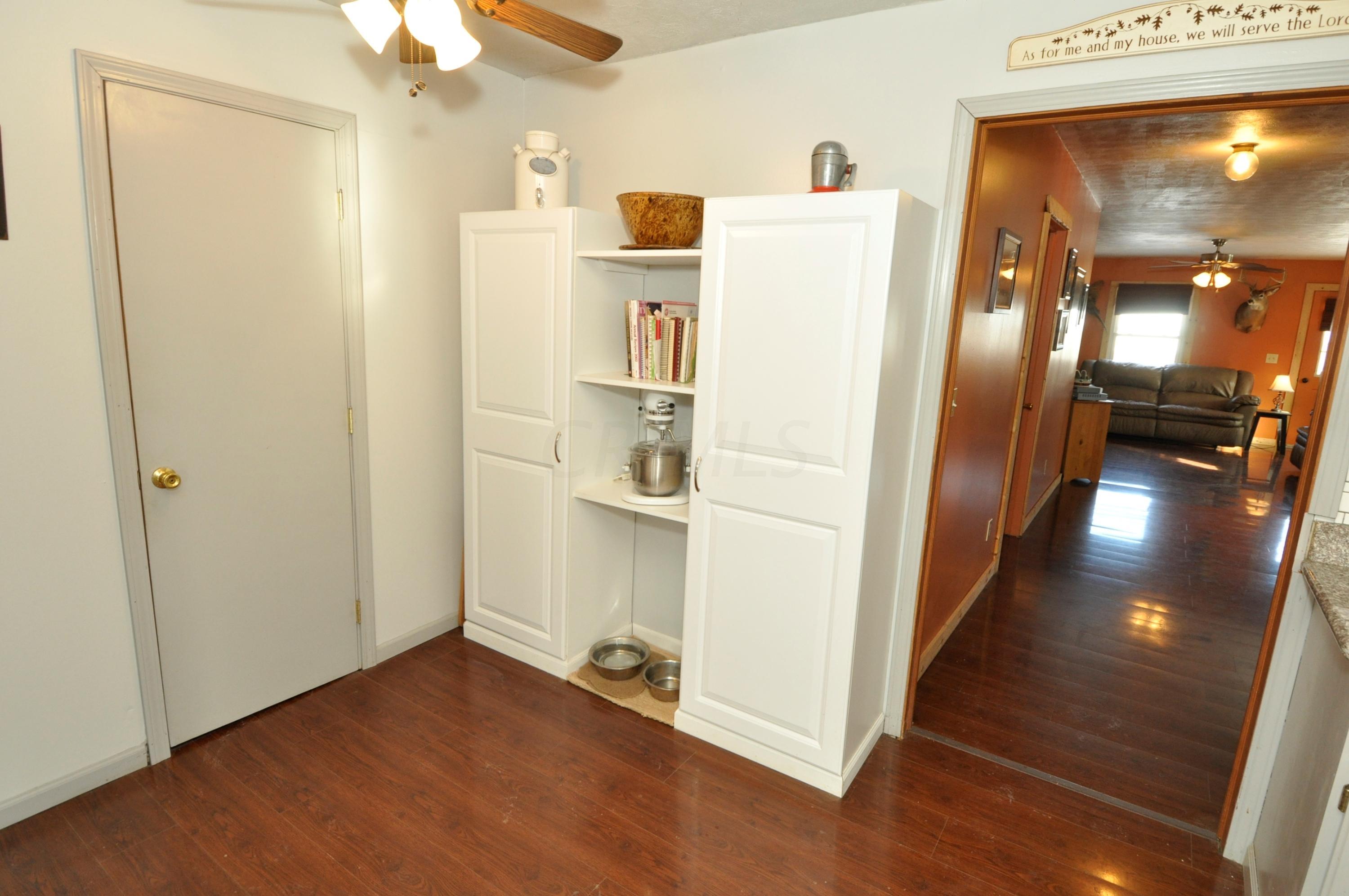 2546 Stegner Road Columbus, OH 43207 - Photo 9 of 24