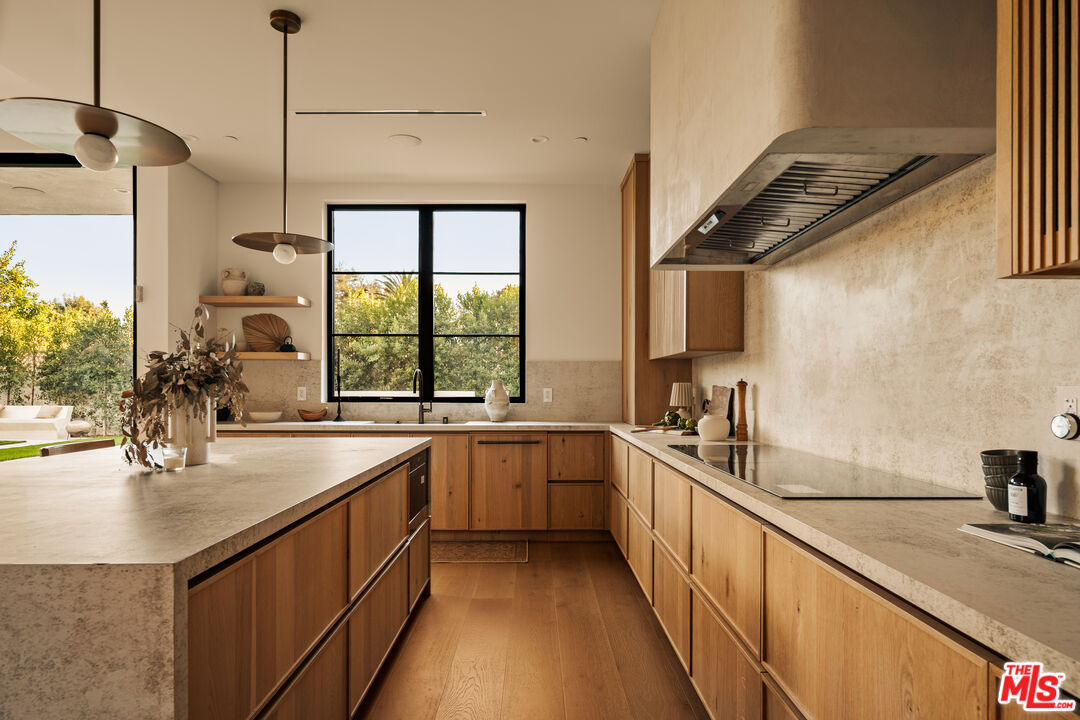 11556 Blix Street Valley Village, CA 91602 - Photo 11 of 45