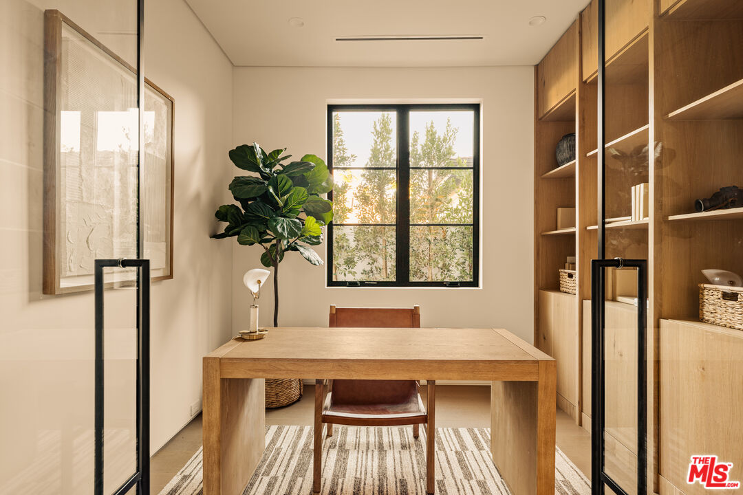 11556 Blix Street Valley Village, CA 91602 - Photo 15 of 45